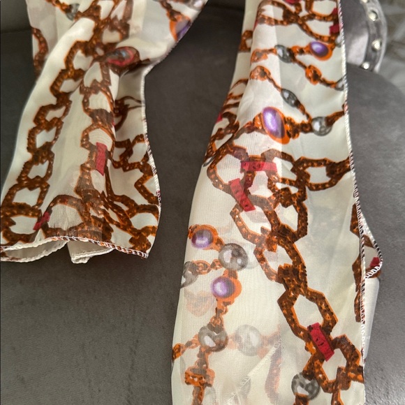 Chain Pattern Scarf - Picture 3 of 5
